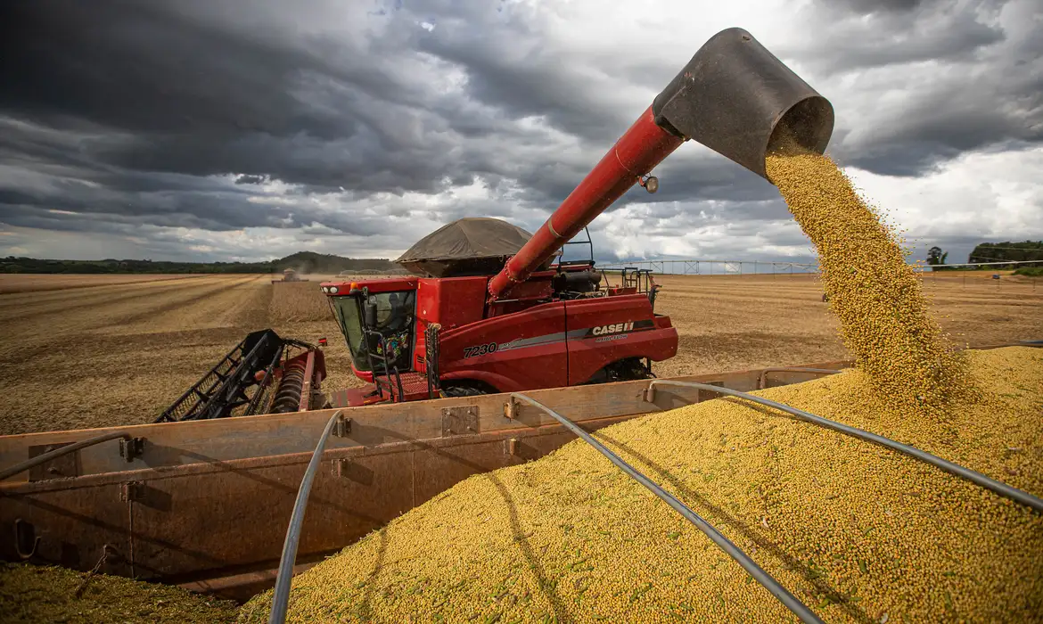 Agronegócio ajuda exportações brasileiras a baterem recorde em 2023