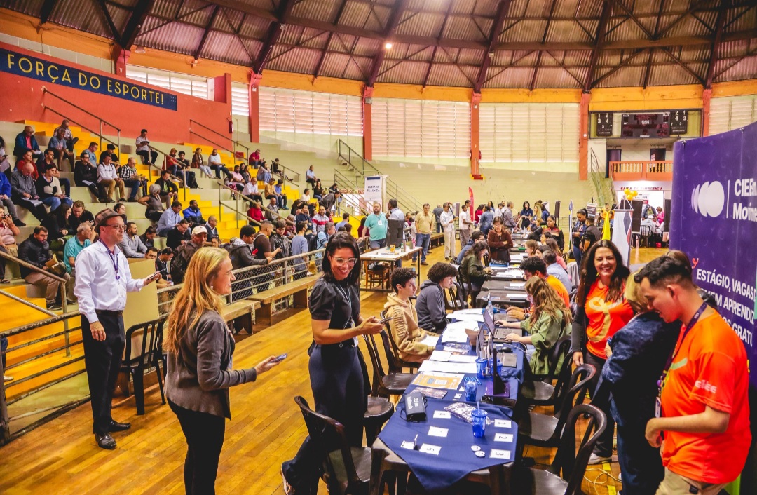 Mega-mutirão marca o início das contratações temporárias para o fim de ano do comércio de Ribeirão Preto